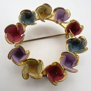 Vintage CzechoSlovakia Hand Painted Floral Wreath Brooch Gilded‎ Brass Art Deco